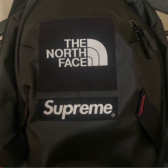 The North Face x Supreme Black Backpack - Picture 3 of 3